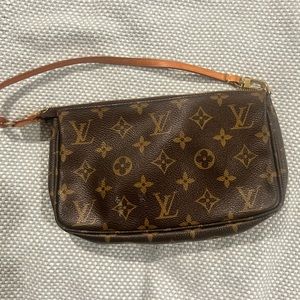 Louis Vuitton Pochette ( Authentic- see photos)